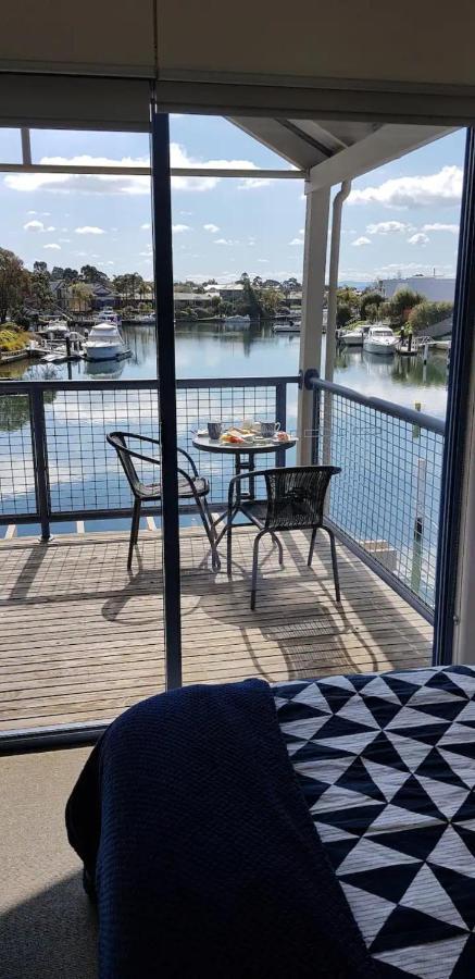 The View - Captains Cove Waterfront Resort Paynesville Exterior photo