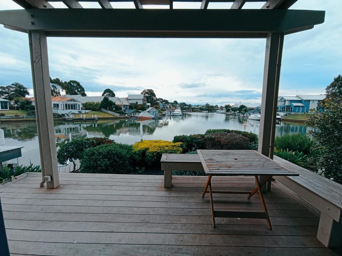 The View - Captains Cove Waterfront Resort Paynesville Exterior photo