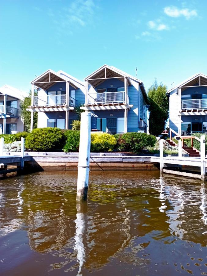 The View - Captains Cove Waterfront Resort Paynesville Exterior photo
