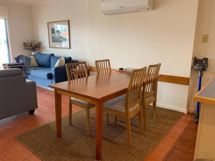 The View - Captains Cove Waterfront Resort Paynesville Exterior photo